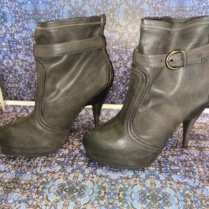 🌻Leather booties🌻